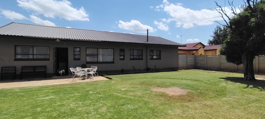 3 Bedroom Property for Sale in Meiringspark Ext 2 North West